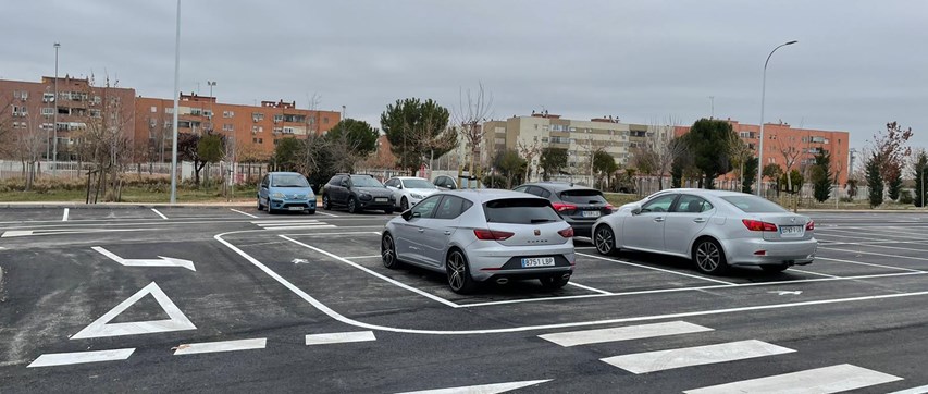 El nuevo aparcamiento de Ciudad de la Luz ya presta servicio