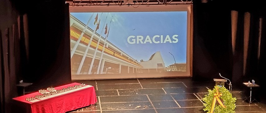 Homenaje a las víctimas de la pandemia y reconocimiento a profesionales y voluntarios