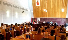 Pequeños y jóvenes se convierten en políticos por un día