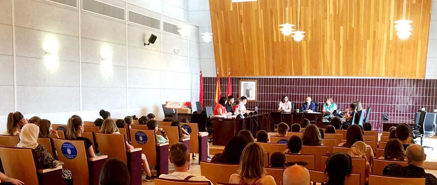 Pequeños y jóvenes se convierten en políticos por un día